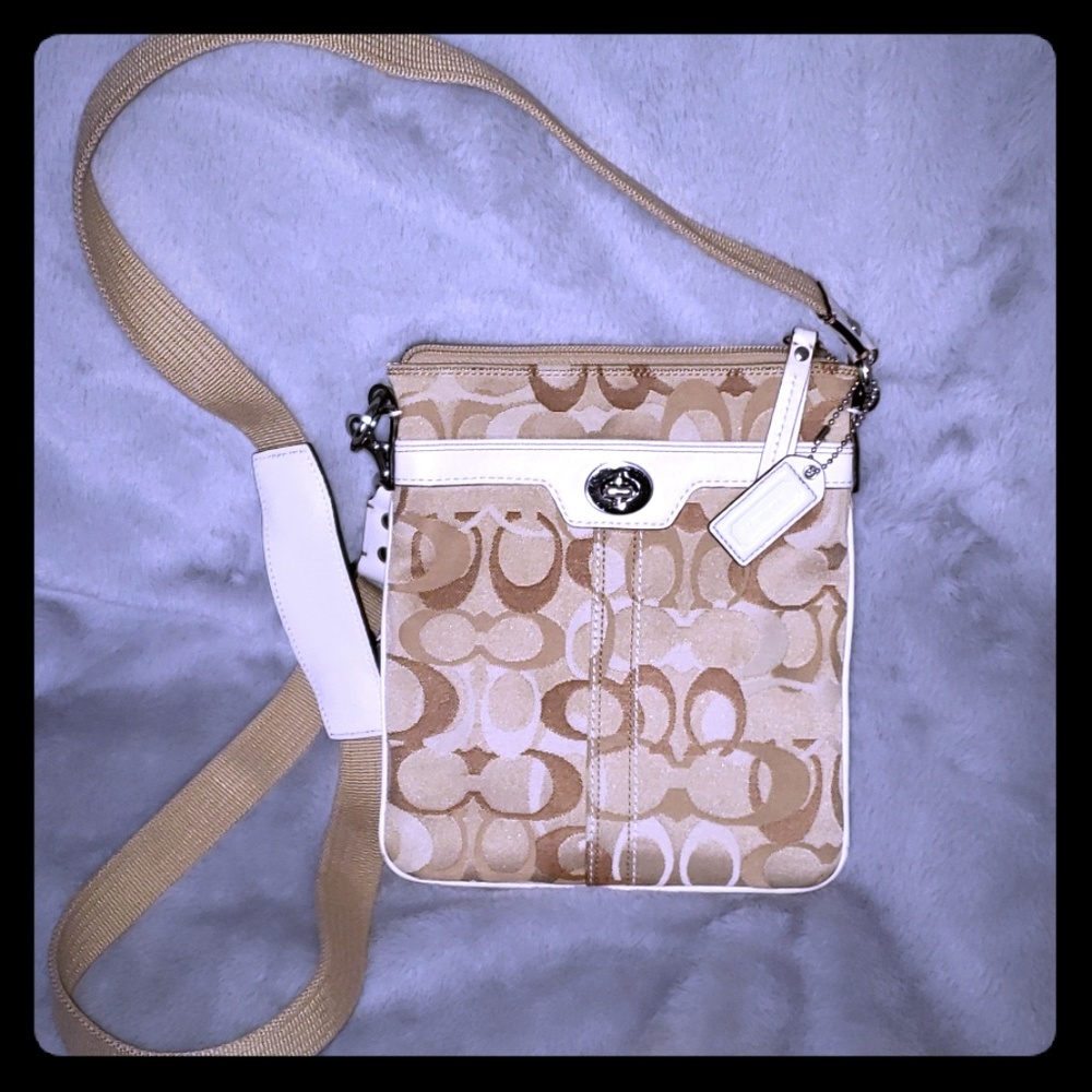 TAN C LOGO COACH PURSE BODYCROSS STRAP